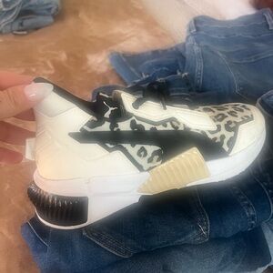 Womens provoke 8.5 leopard